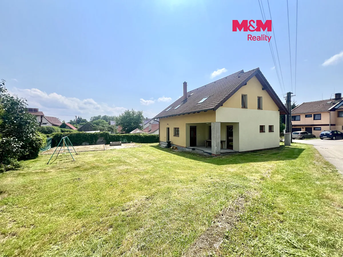 Pronájem rodinného domu 200 m², pozemek 589 m²